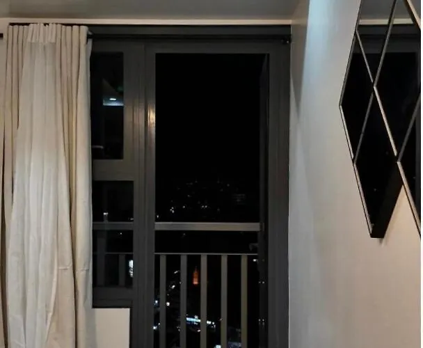 Apartment Sophisticated 1br Unit W Panoramic Horizon View
